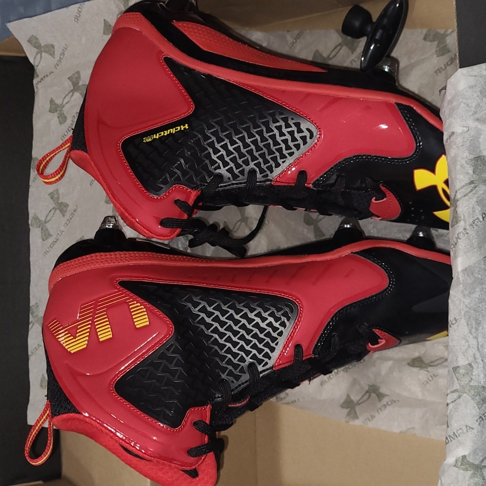 Under Armour Men's Football Cleats- Size 13.5 (color- Black/Red/Yellow) - Picture 2 of 9